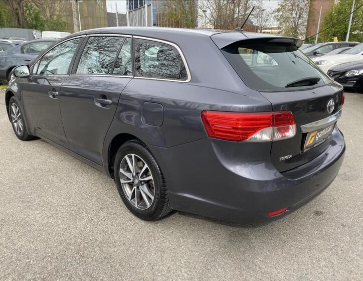 Toyota Avensis 6