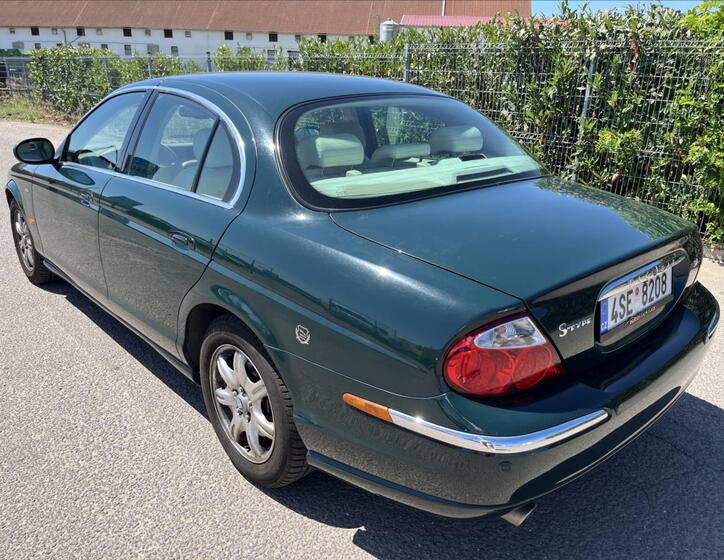 Jaguar S-Type 8