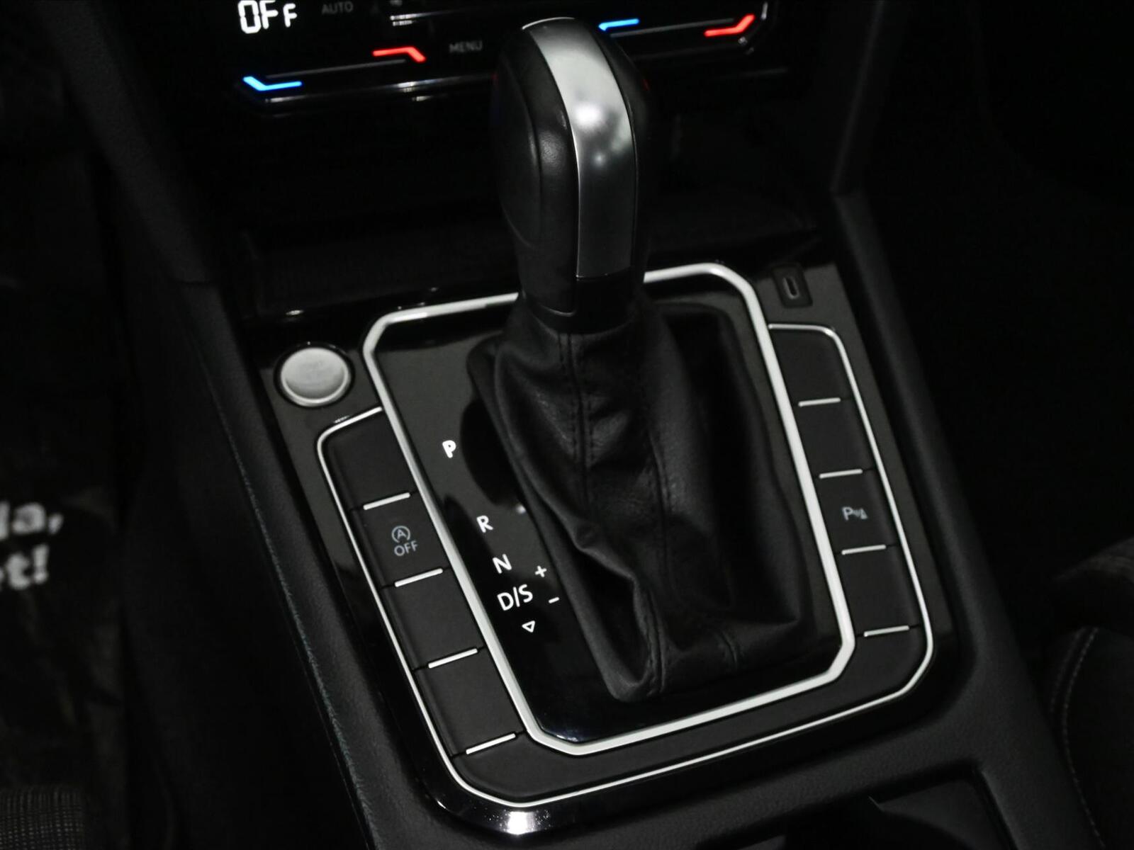 Volkswagen Passat 24