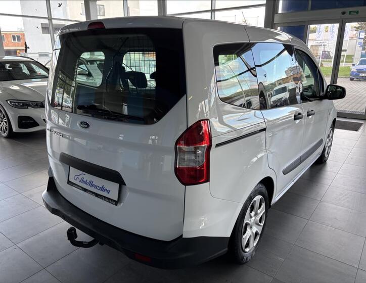 Ford Tourneo Courier 6