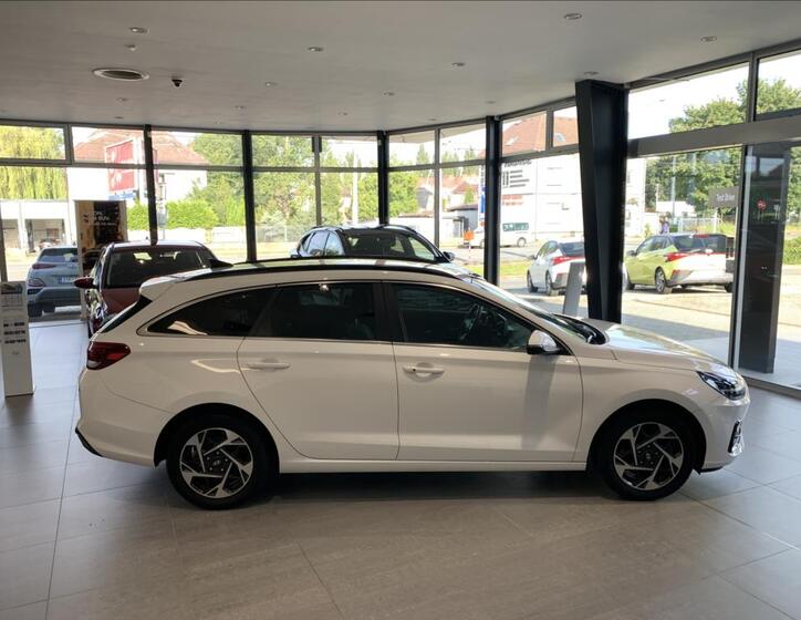 Hyundai i30 4