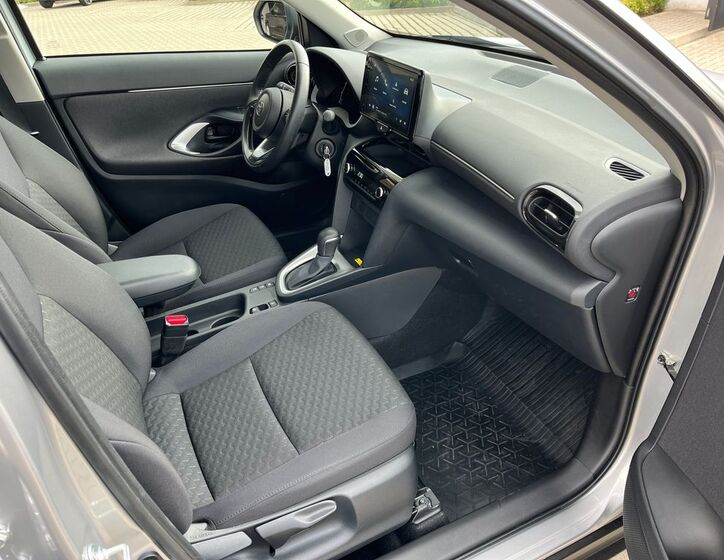 Toyota Yaris Cross 17