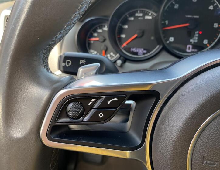 Porsche Cayenne 28