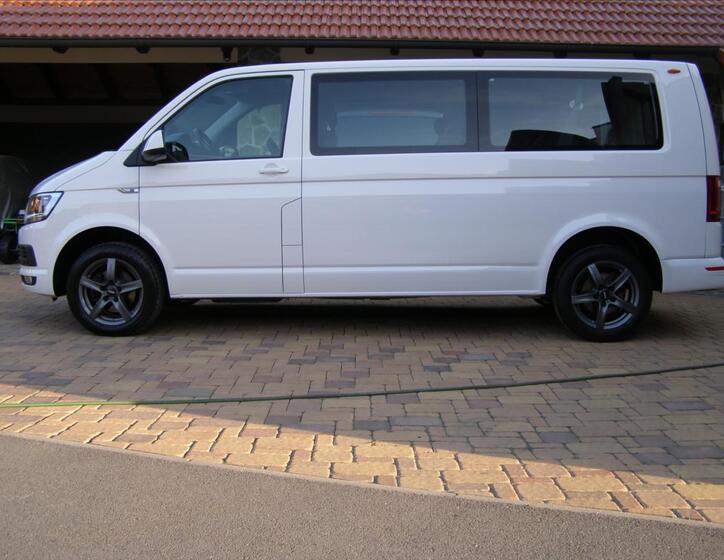 Volkswagen Caravelle 2