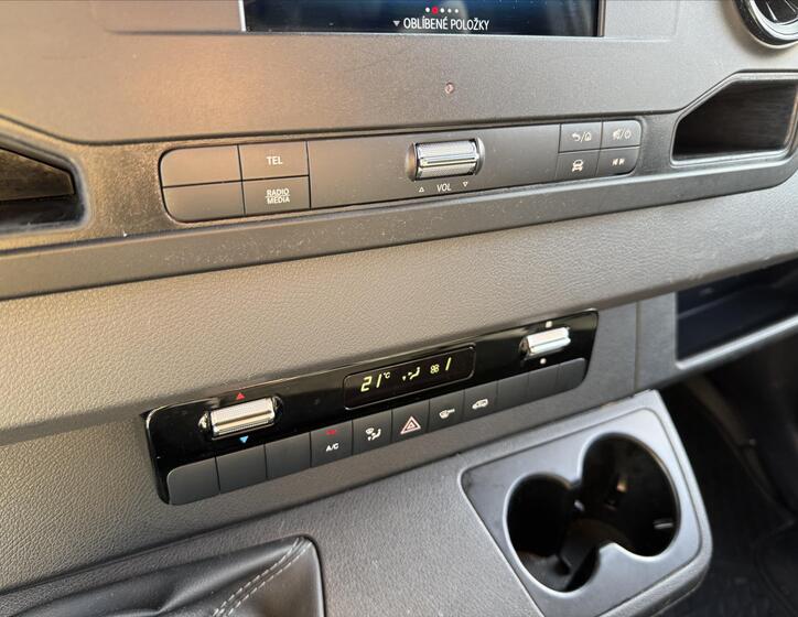 Mercedes-Benz Sprinter 11