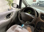 Ford Galaxy 19