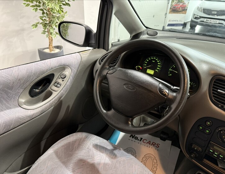 Ford Galaxy 19