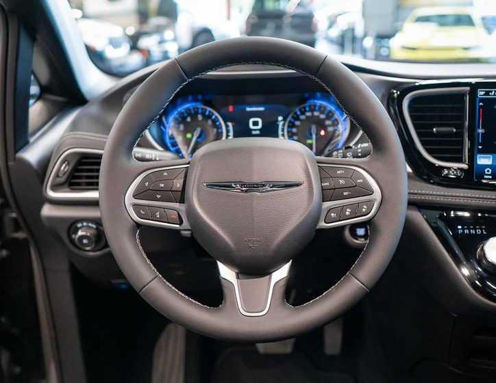 Chrysler Pacifica 17