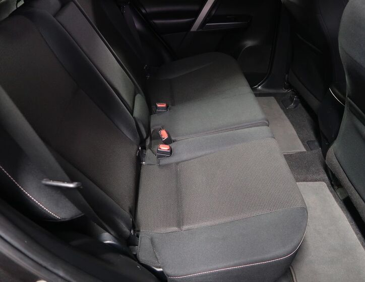 Toyota RAV4 12