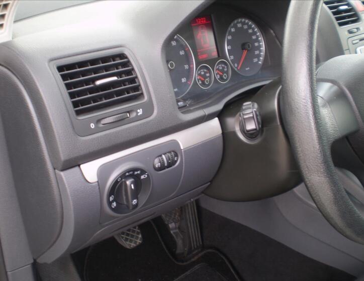 Volkswagen Golf 9