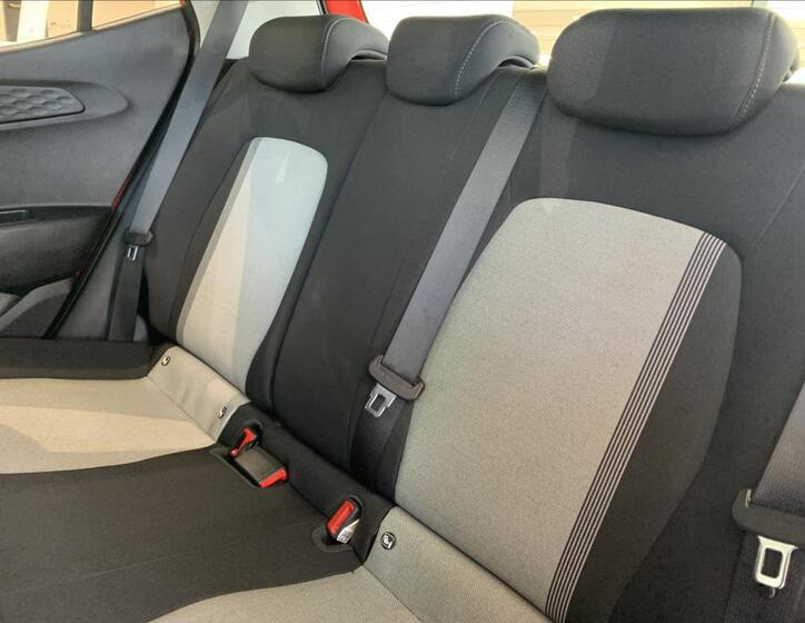 Hyundai i10 13