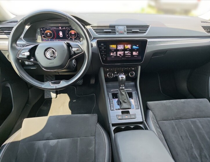 Škoda Superb 8