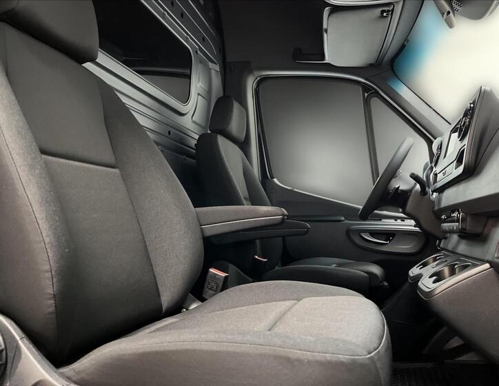 Mercedes-Benz Sprinter 14