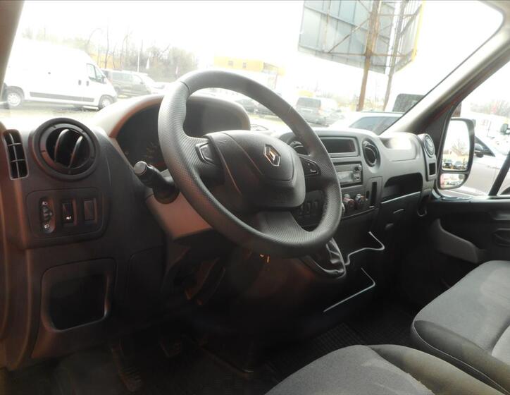 Renault Master 9