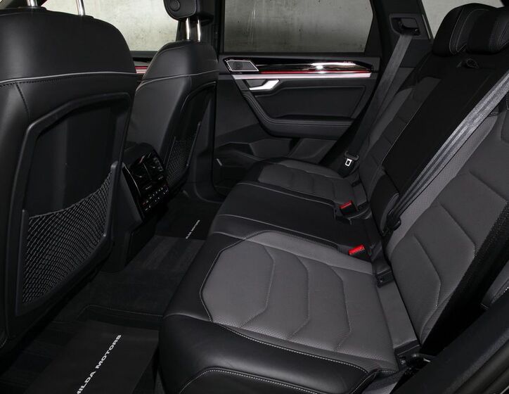 Volkswagen Touareg 11