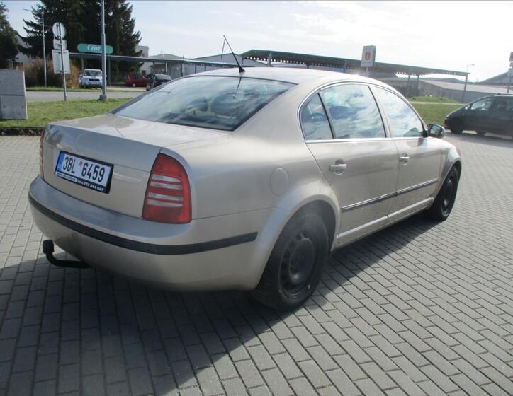 Škoda Superb 4