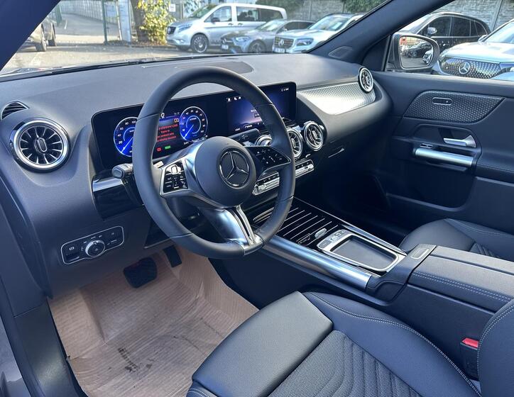 Mercedes-Benz EQA 9