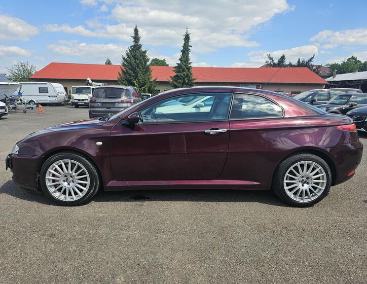 Alfa Romeo GT 8