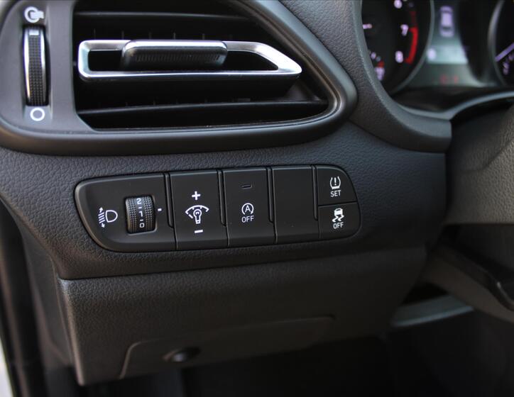 Hyundai i30 25