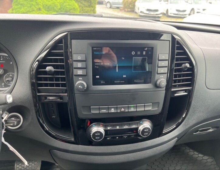 Mercedes-Benz Vito 10