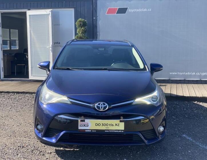 Toyota Avensis 2