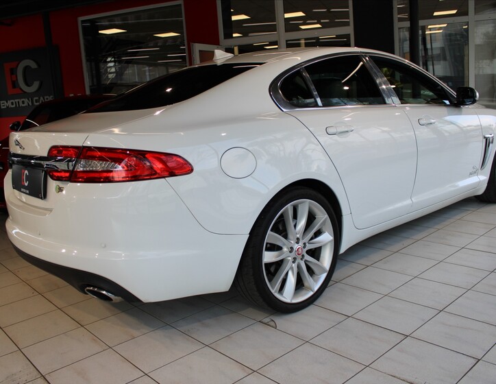 Jaguar XF 6