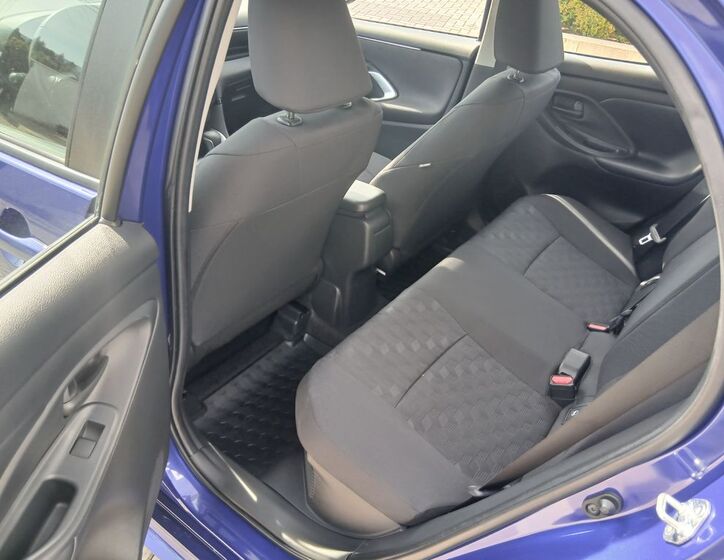 Toyota Yaris 12