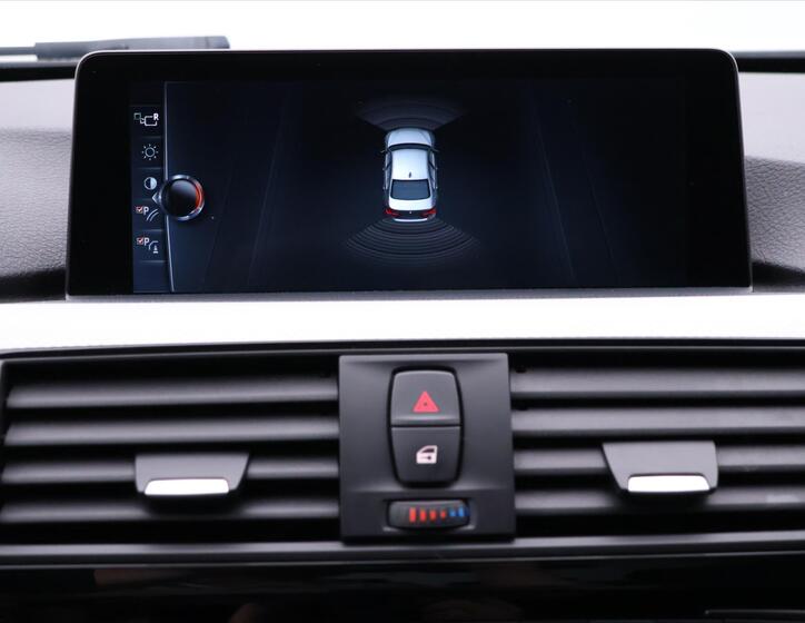 BMW Řada 3 30