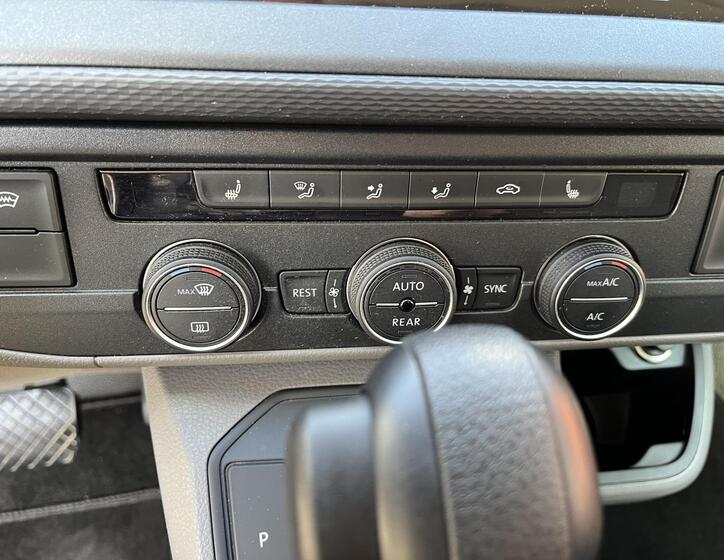 Volkswagen Caravelle 21