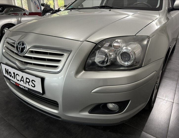 Toyota Avensis 31