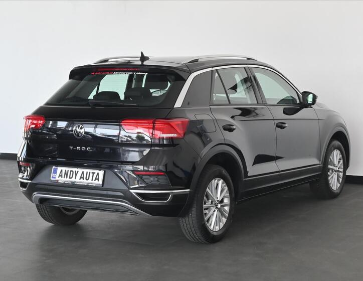 Volkswagen T-Roc 3