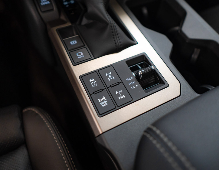 Toyota Land Cruiser 26