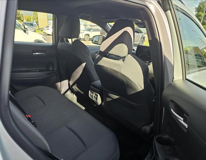 Toyota Corolla Cross 13