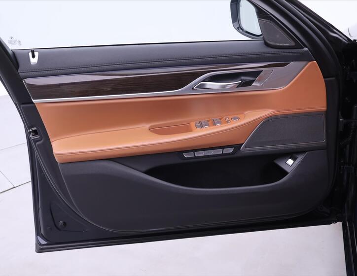 BMW Řada 7 12