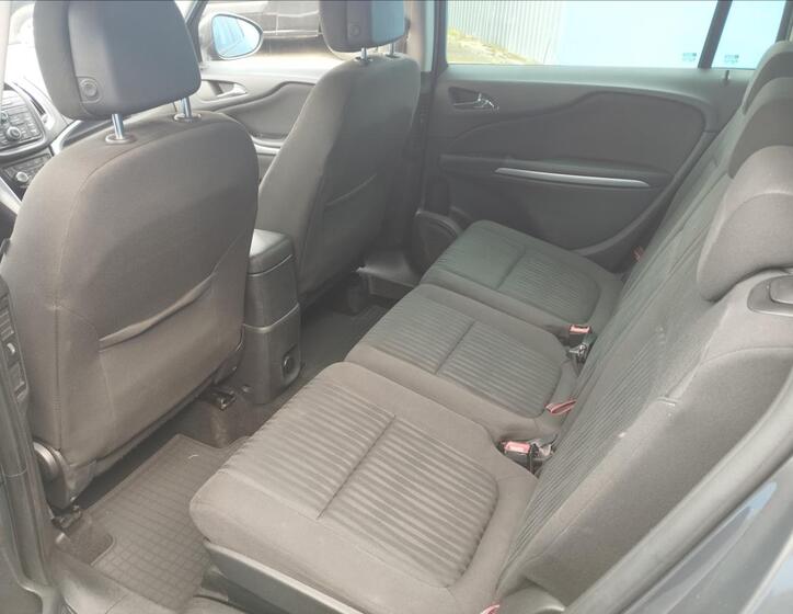 Opel Zafira 10