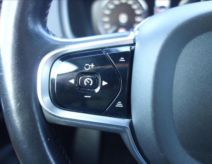 Volvo XC90 33
