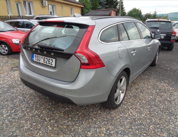 Volvo V60 4
