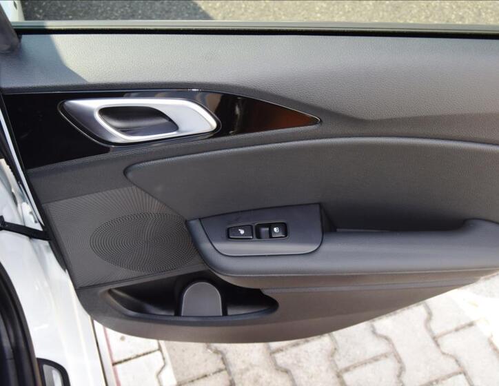 KIA ProCeed 13
