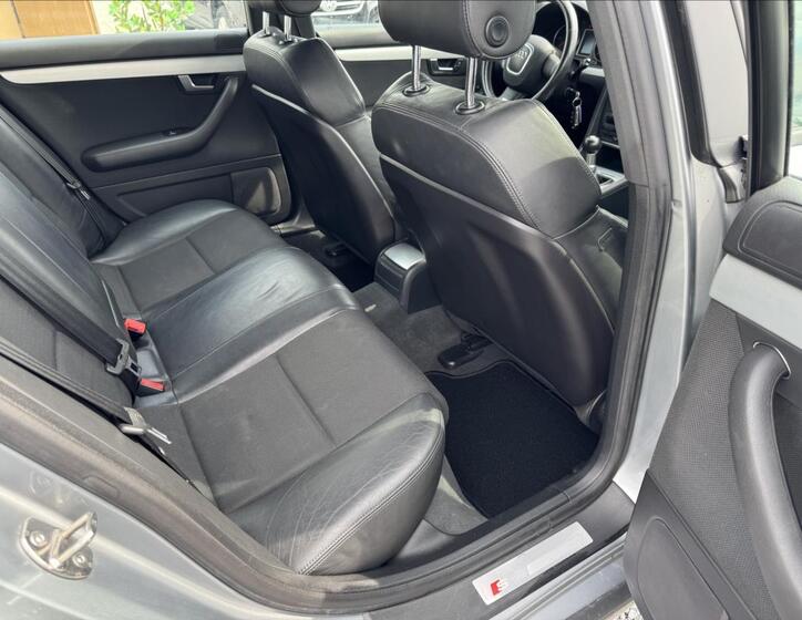 Audi A4 15