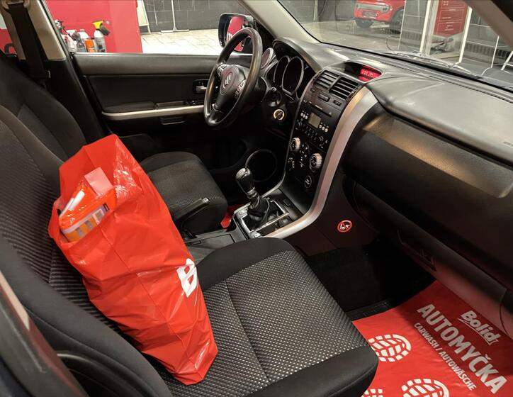 Suzuki Grand Vitara 11