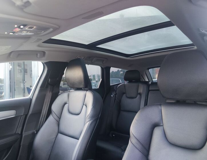 Volvo V90 17