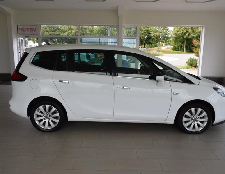 Opel Zafira 4