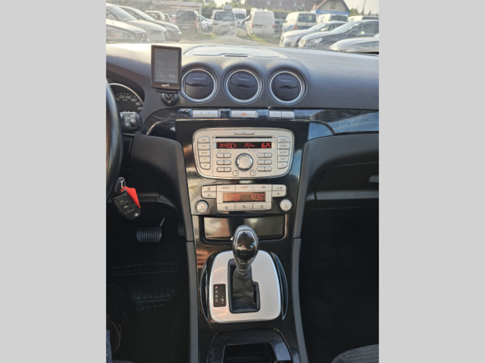 Ford Galaxy 14