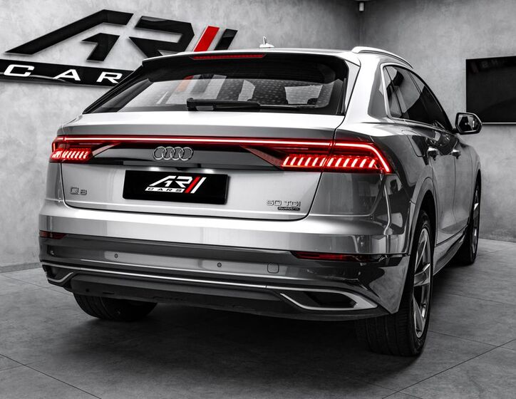Audi Q8 5