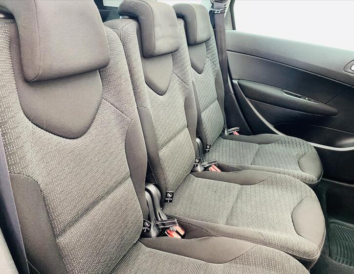 Peugeot 308 7