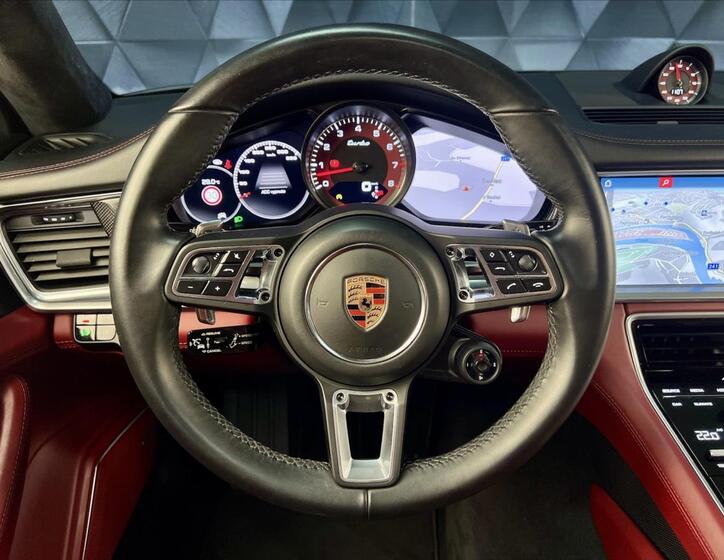 Porsche Panamera 12