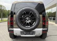 Land Rover Defender 9