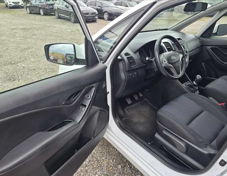 Hyundai ix20 8
