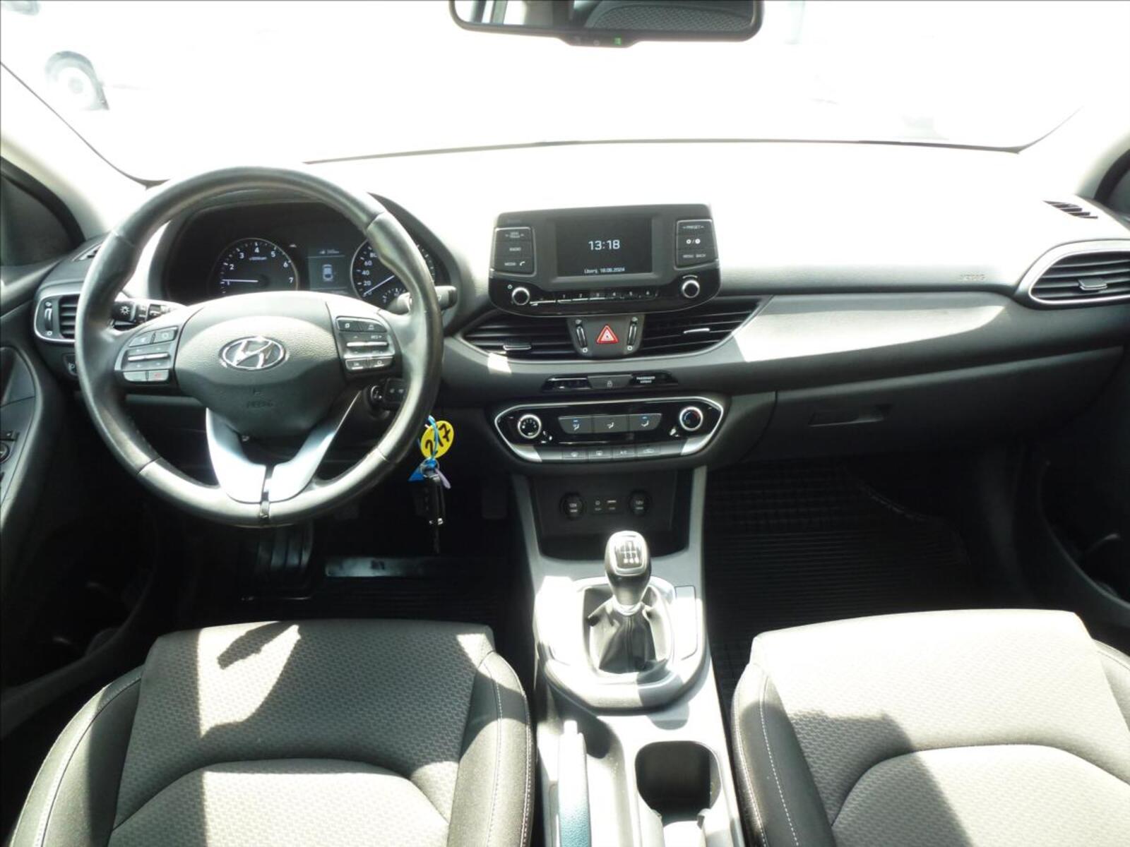 Hyundai i30 27