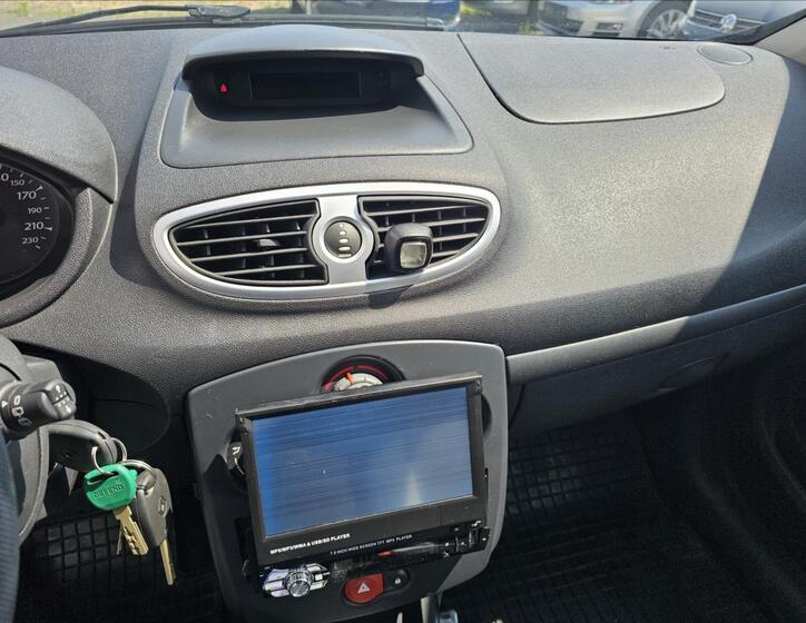 Renault Clio 15